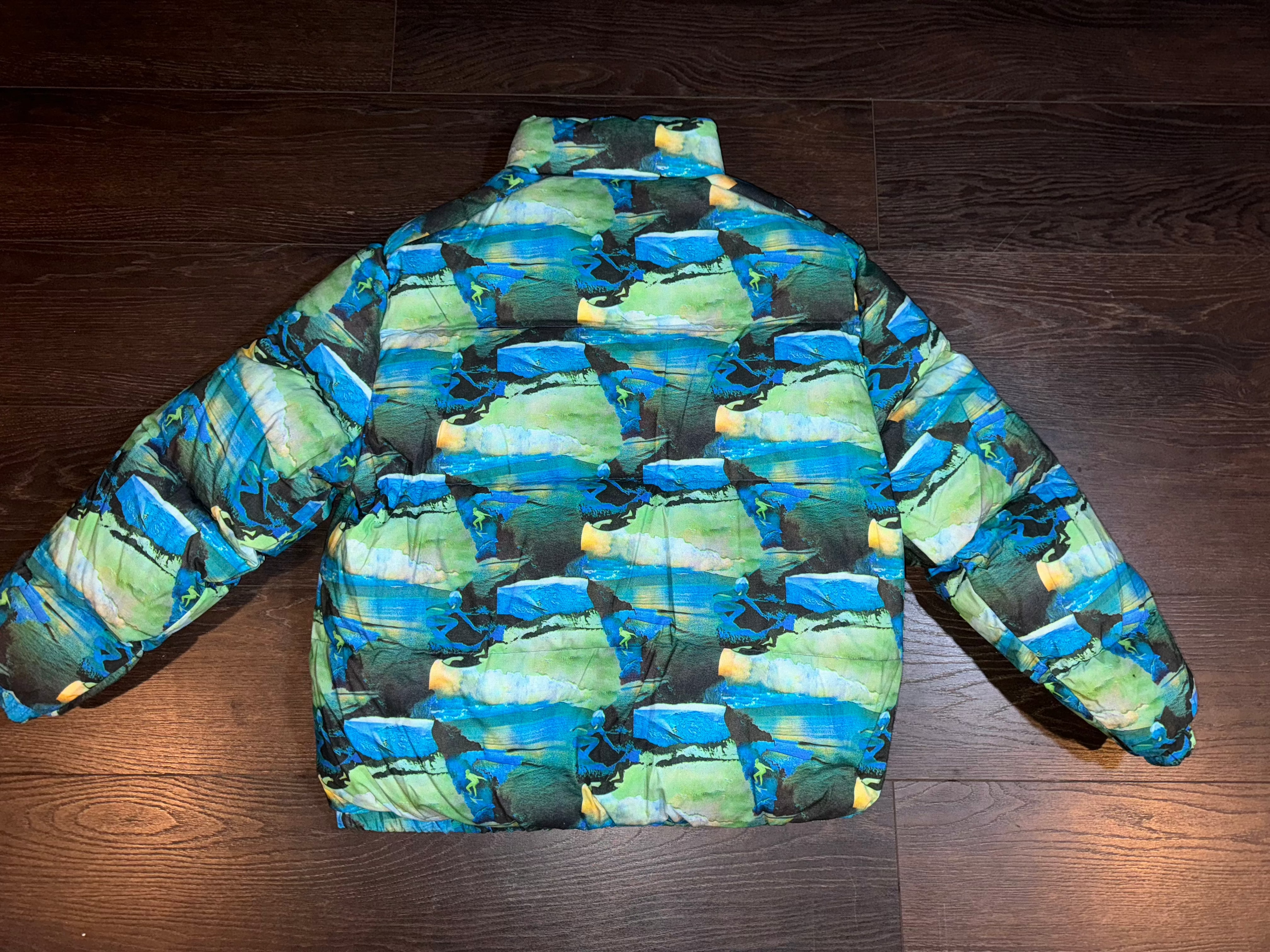 Chris Brown’s Personal ERL Allover Wave-Print Puffer Jacket – Size Large