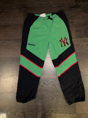 Supreme black and green Yankees windbreaker pants - Lg