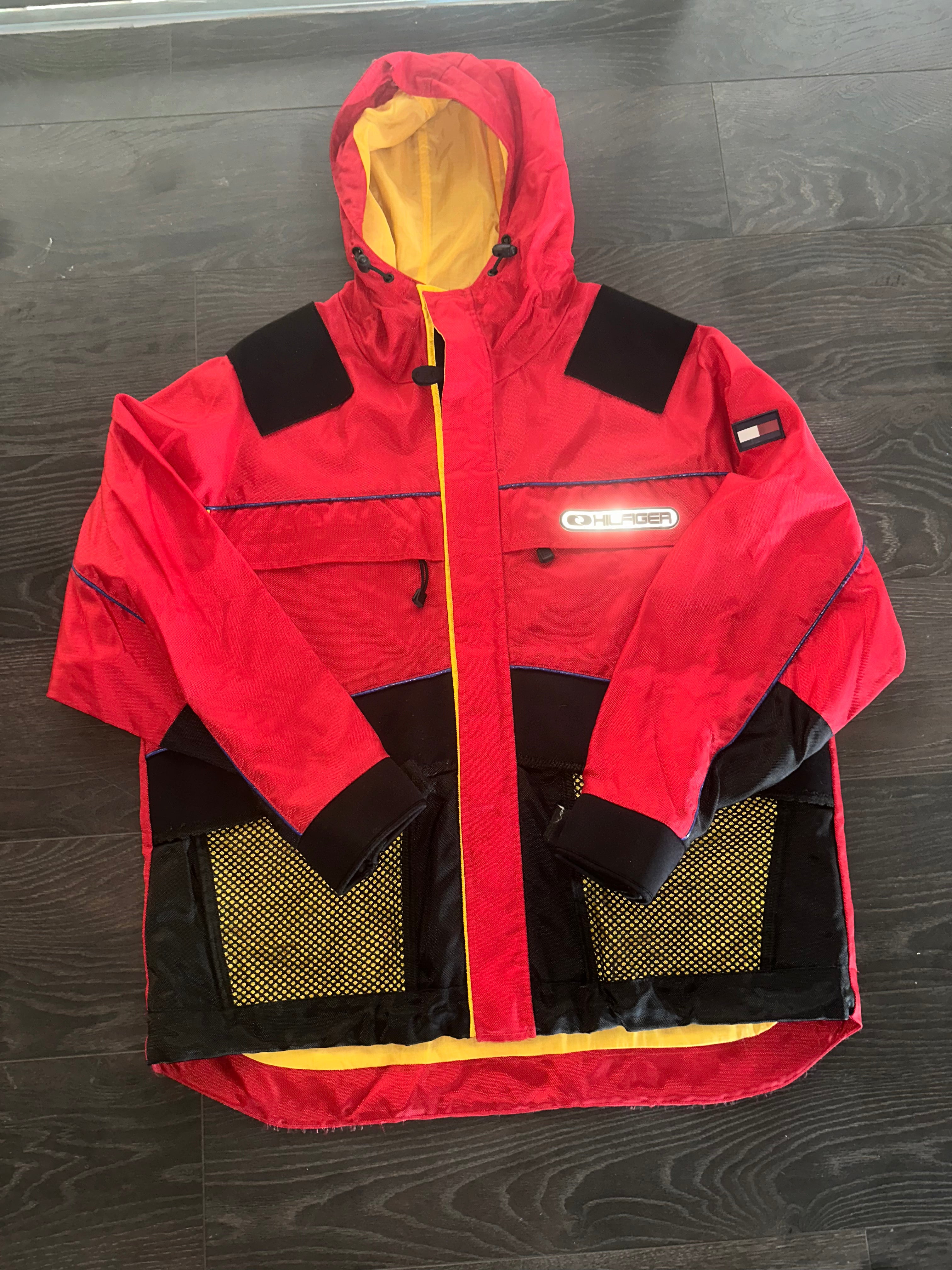 Chris Brown's 1990s vintage TOMMY HILFIGER jacket XL