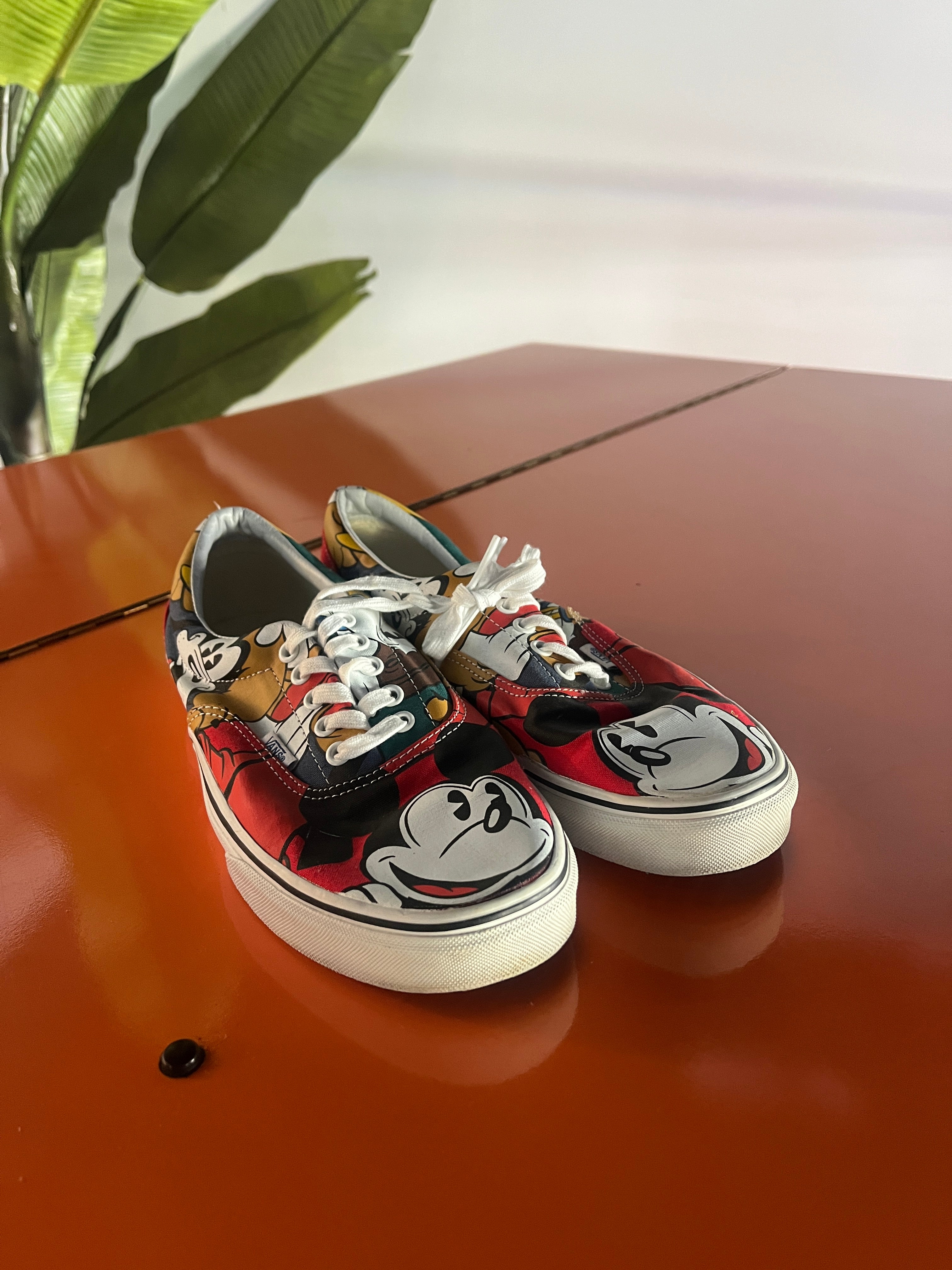 Chris Brown's Vans X Disney Mickey and Friends Mouse Era Shoes Sneakers Low Lace-Up