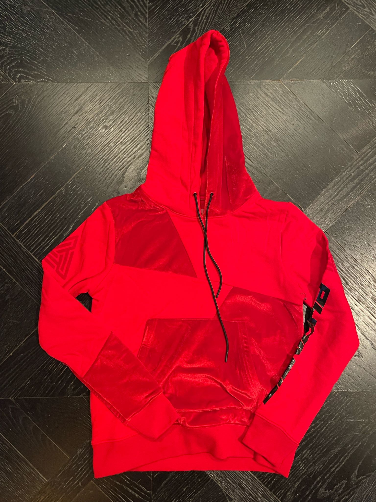 Chris Brown Black Pyramid Red Sweater